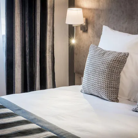 Szálloda Le Rive Droite & 4*