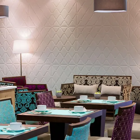 Best Western Plus Le Rive Droite & Spa Лурд