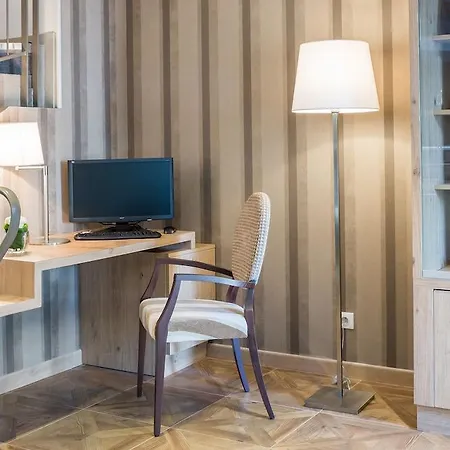Best Western Plus Le Rive Droite & Spa Отель Лурд