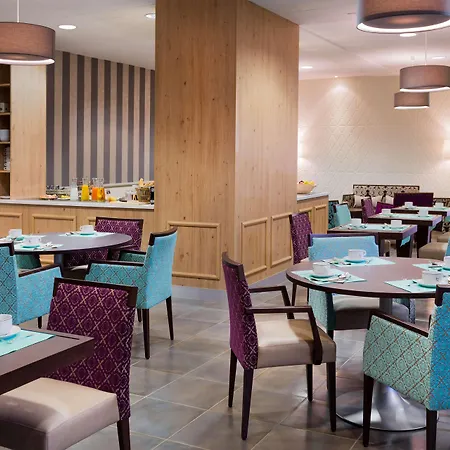 Le Rive Droite & Otel 4*